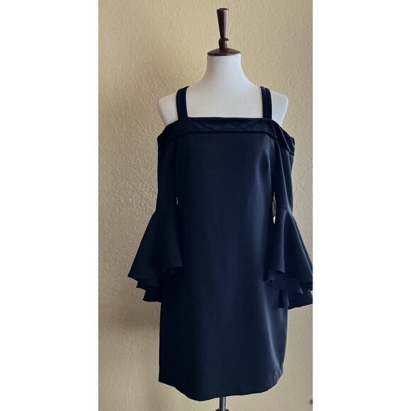 Chelsea28 Dresses & Skirts - Chelsea28 Women's Bell Sleeve Cold Shoulder Crepe Shift Dress Size 6